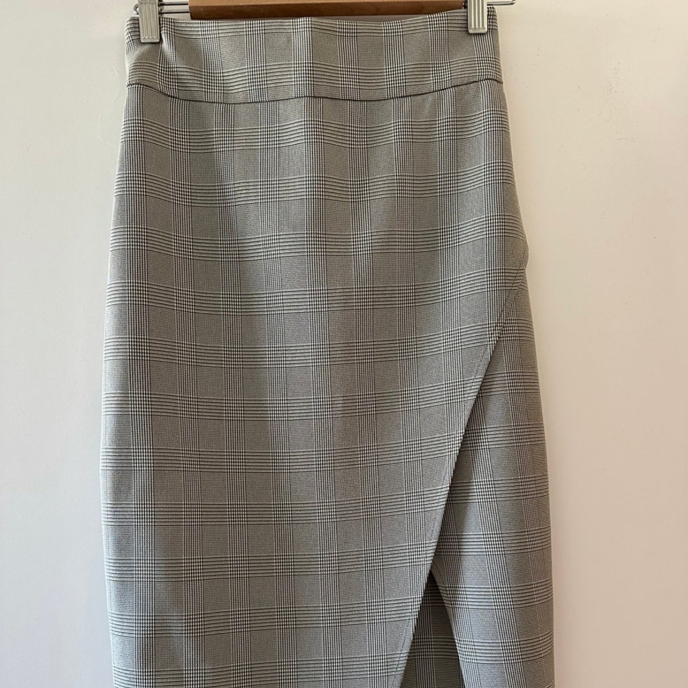 Plaid midi skirt with slit